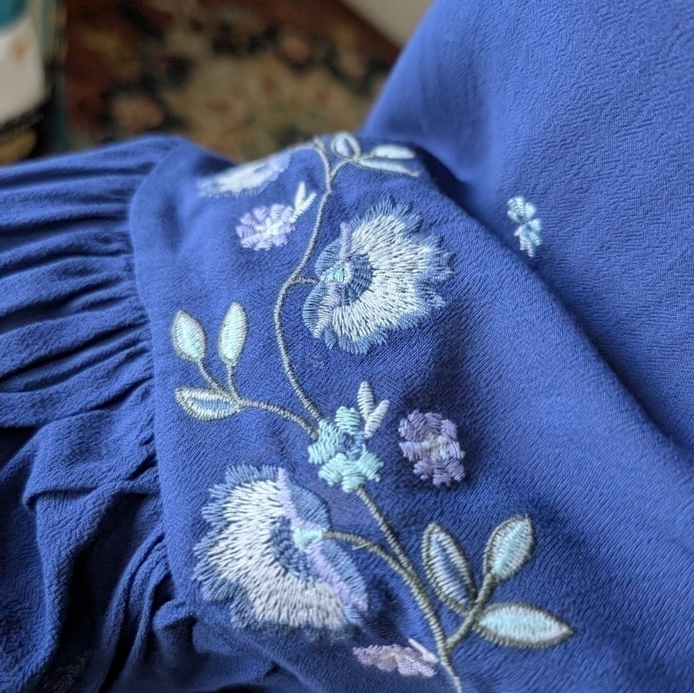Alya Women's Size Small Blue Embroidered Florals Bell Hem Pullover Blouse